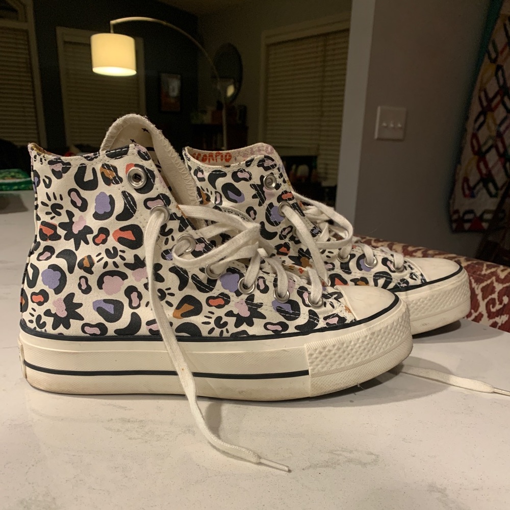 star sign platform converse women’s size 7.5